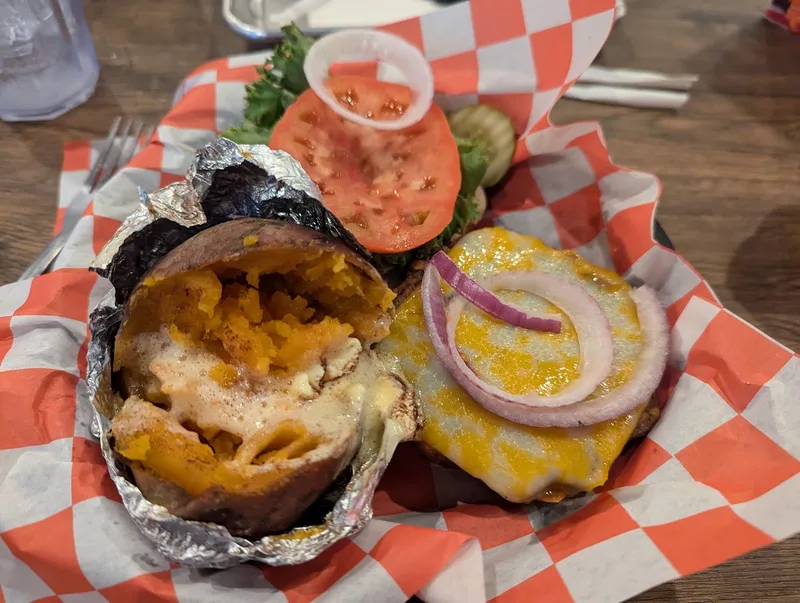 Butterbee's American Grille — american restaurant (photo 1)